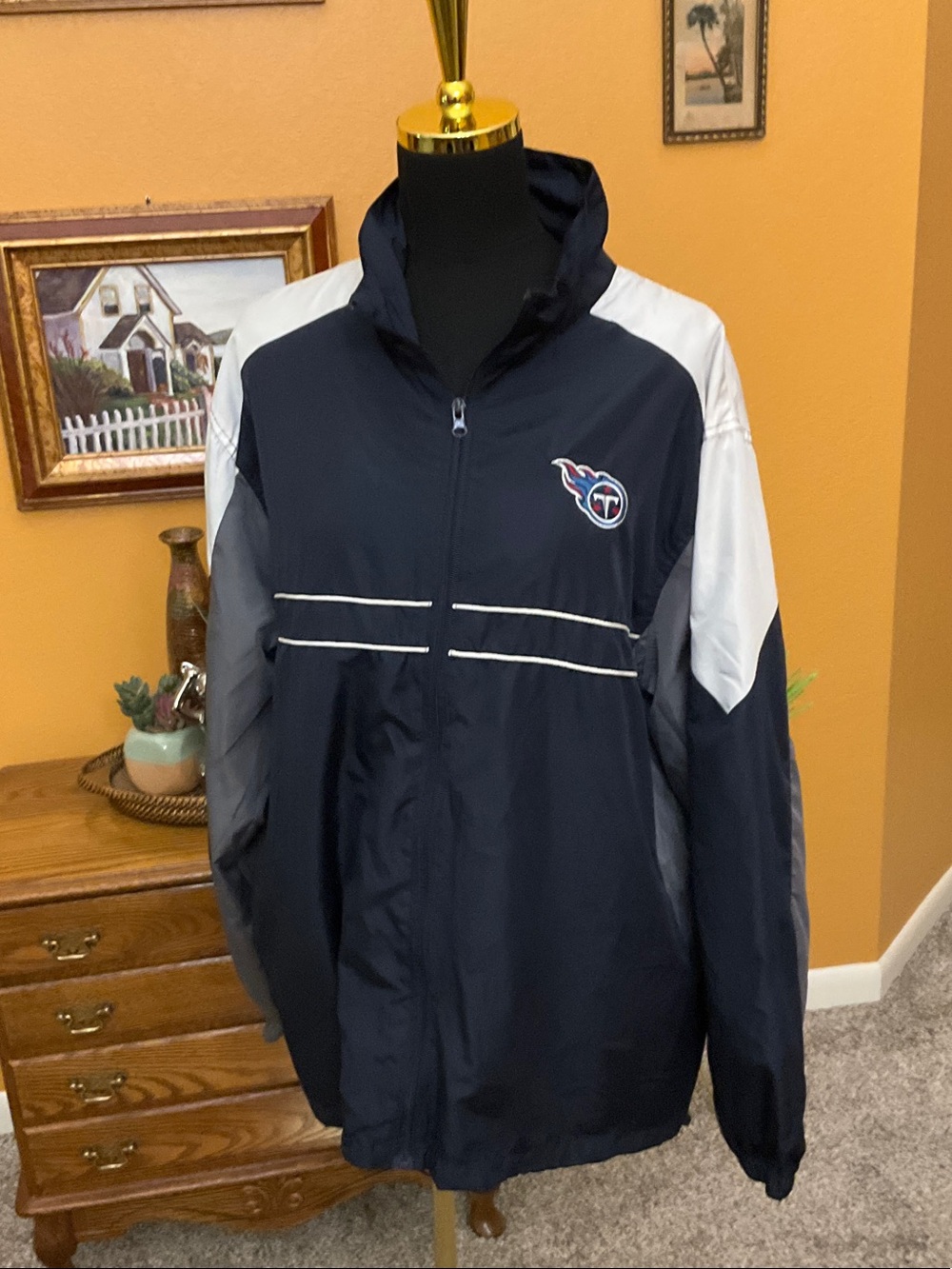 Tennessee Titans Men’s Size XL Sports Illustrated Windbreaker